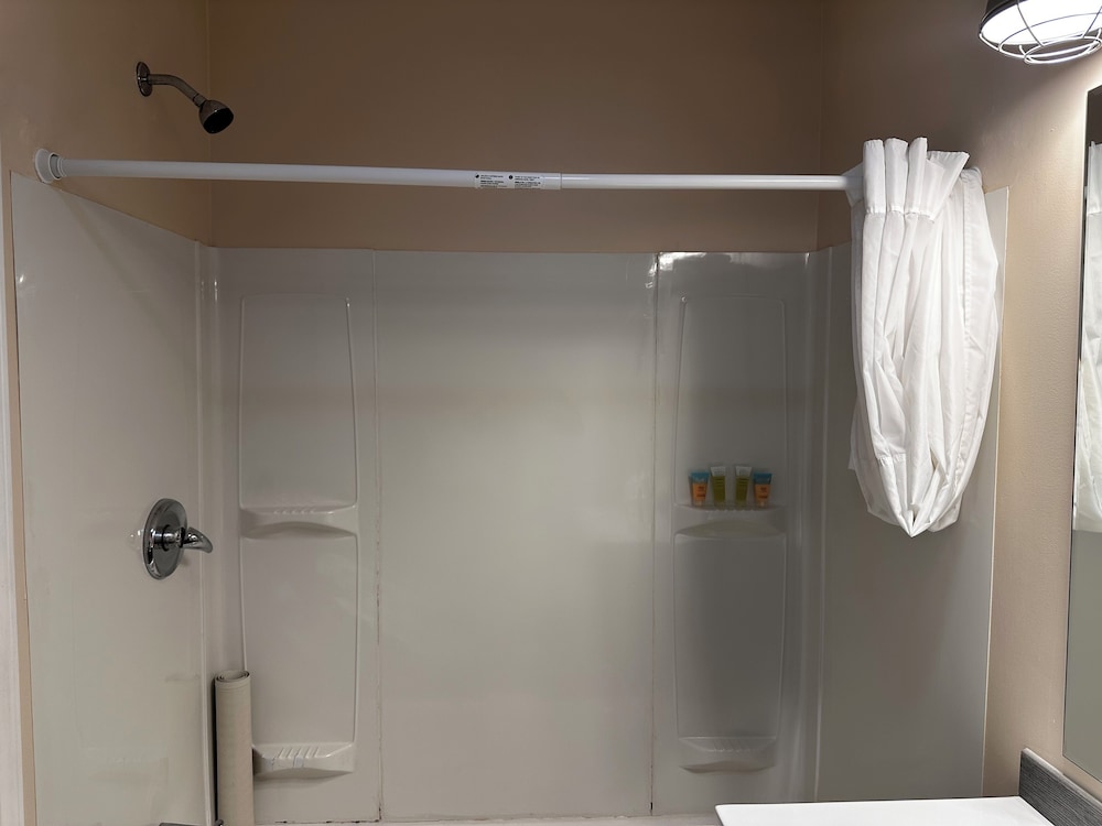 The Coastal Inn and Suites - photo 152
