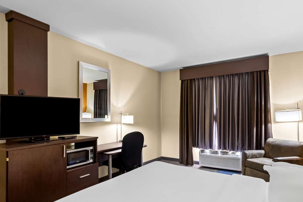 Best Western St. Louis Airport North Hotel & Suites - photo 28