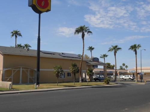 Super 8 By Wyndham El Centro - photo 2