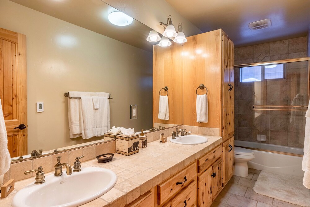 Wooded Luxury at Tahoe Donner - photo 20