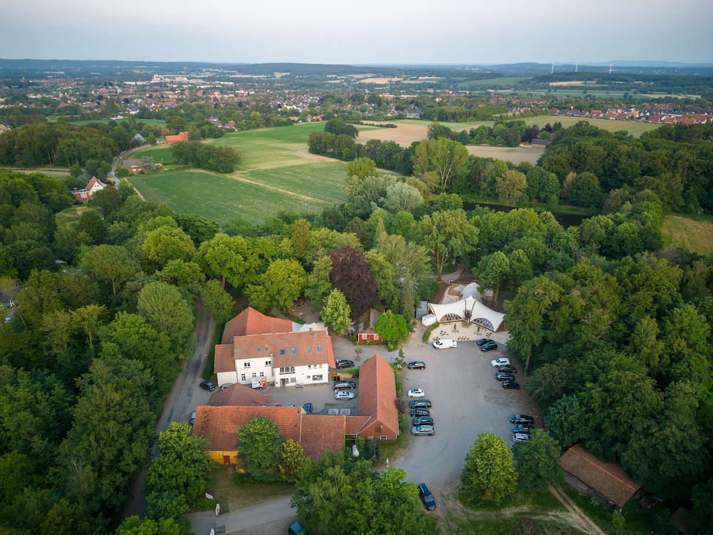 Waldhotel und Restaurant Zeitreise — hotel in Bramsche