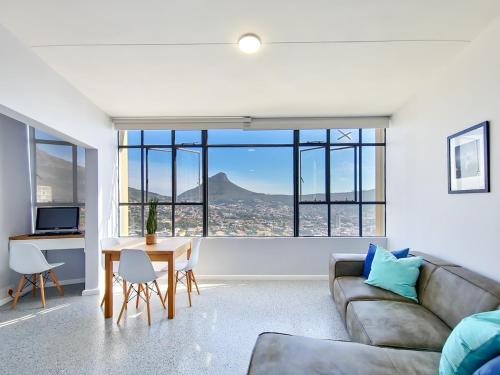 Tranquil gem with Table mountain view