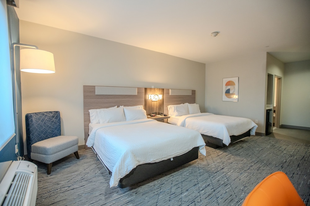 Holiday Inn Express Cleveland by IHG - photo 8
