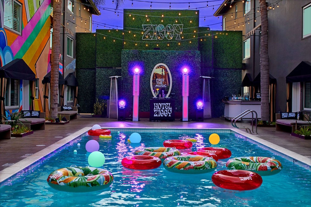 Hotel Ziggy on Sunset - photo 48