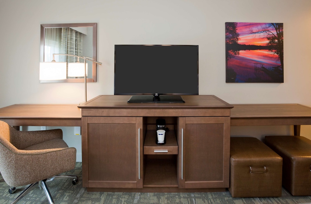Hampton Inn Spicer Green Lake - photo 13