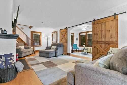 Quintessential Cozy Haven Brooklawn Beauty — 4-Star Luxury Hotel in Bridgeport, United States