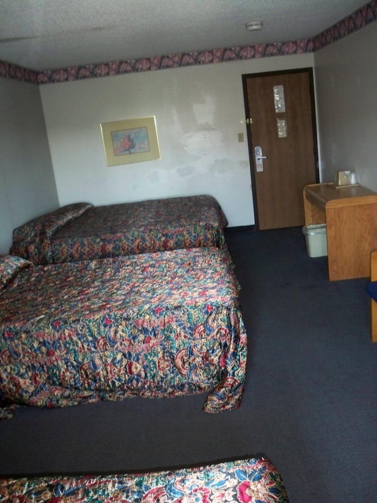 Economy Inn Wentzville - photo 10
