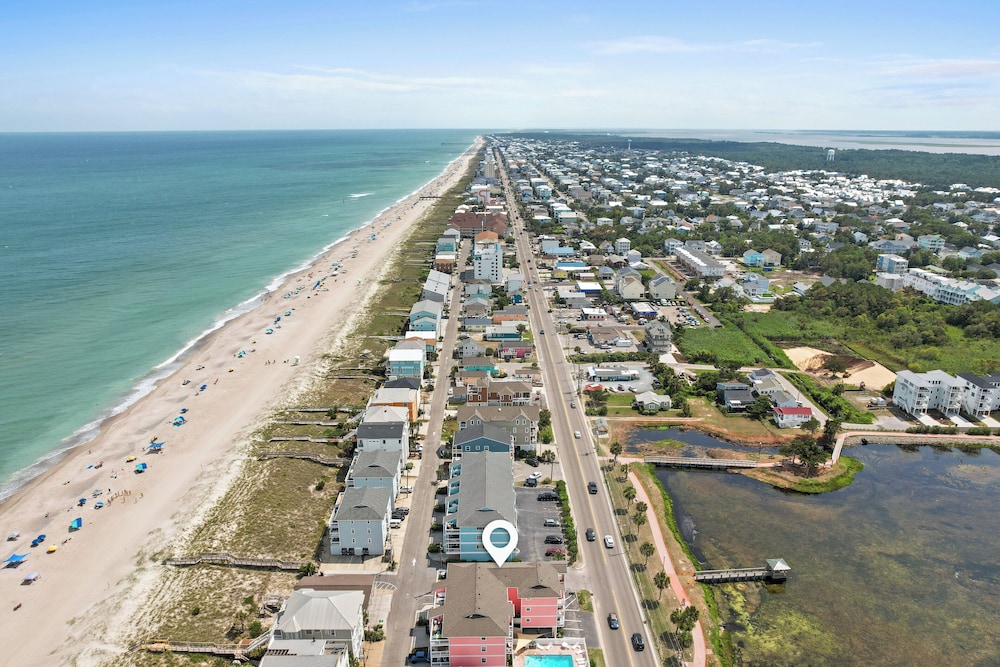 Sands III #1C Toes In the Water — 4-Star Luxury Hotel in Carolina Beach, United States