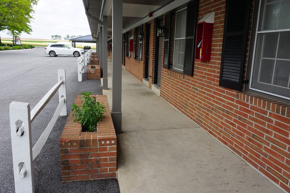 Harvest Drive Family Inn - photo 40