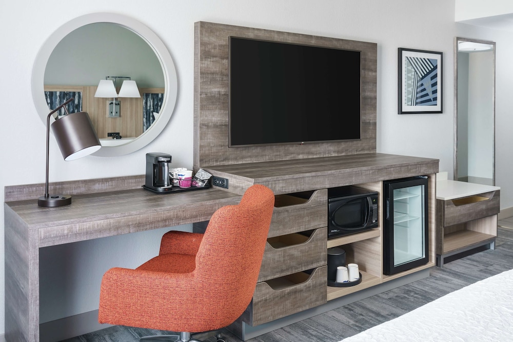 Hampton Inn & Suites Tampa Ybor City Downtown - photo 7