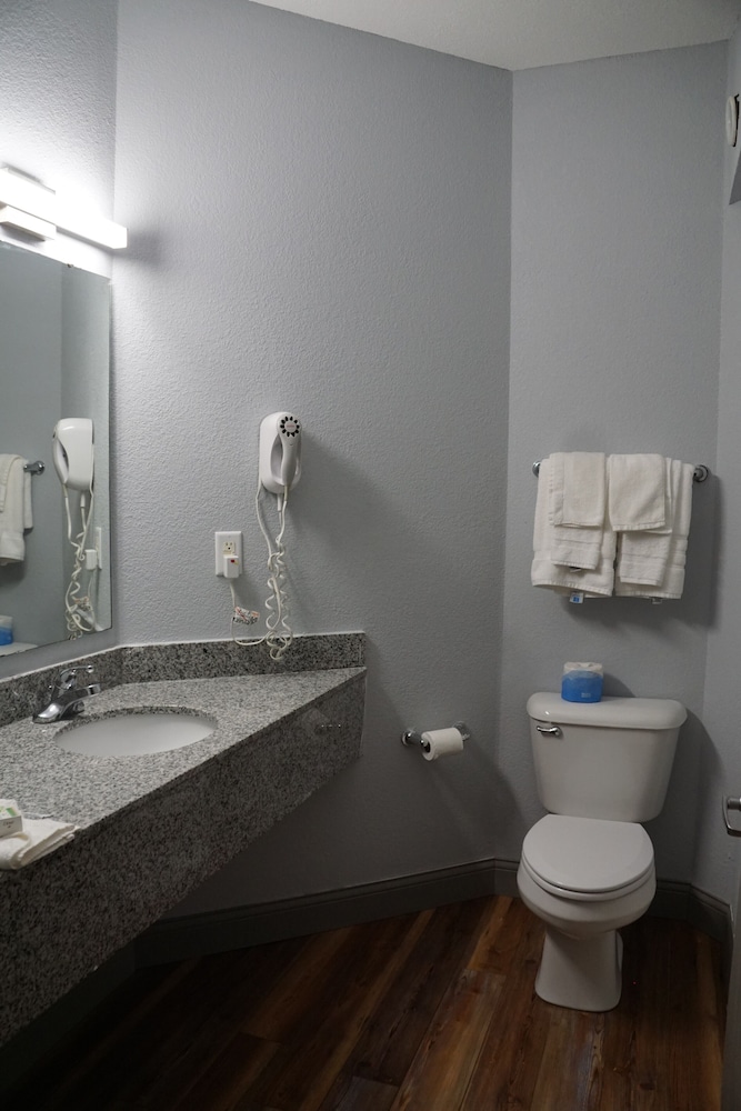 Baymont by Wyndham Kingdom City - photo 12