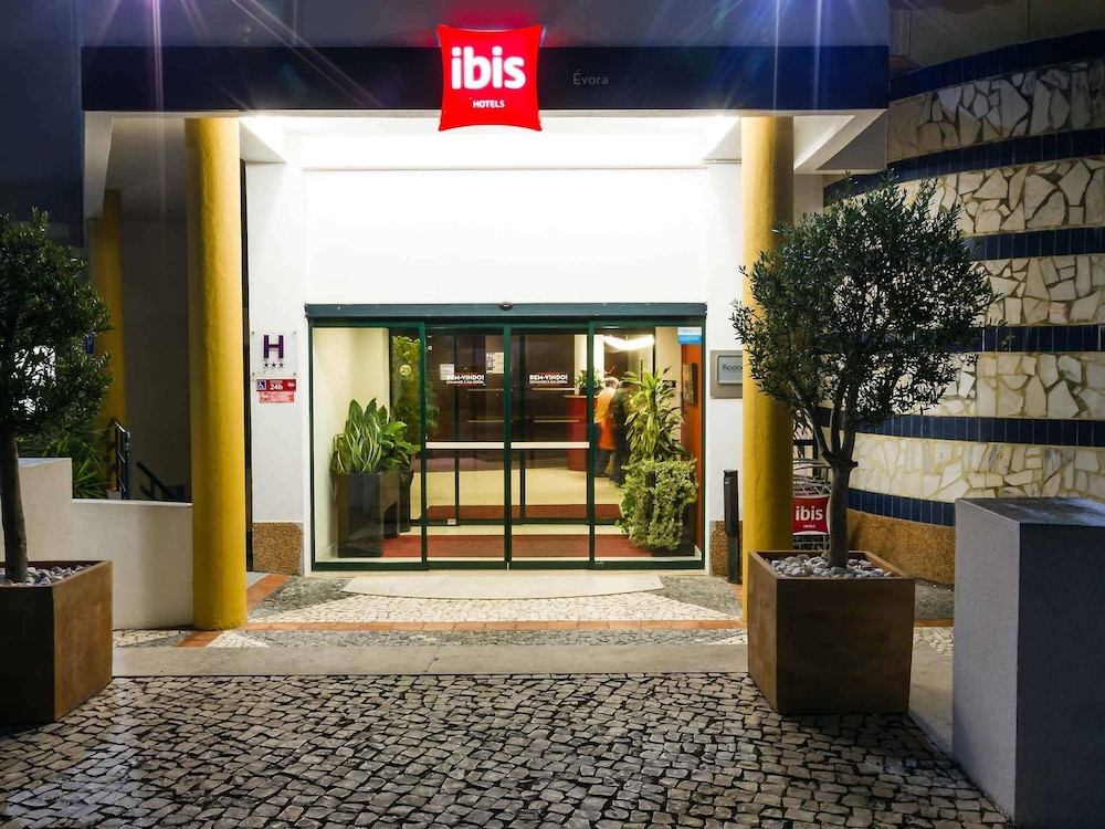Ibis Evora