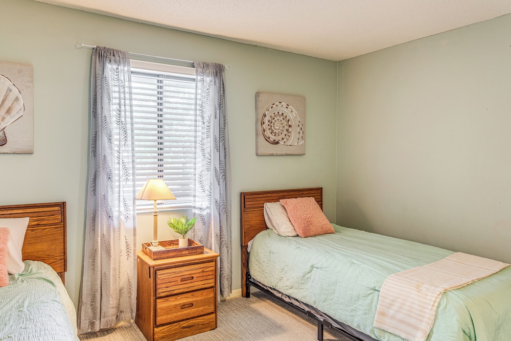 Walk To Myrtle Beach Condo with Resort Perks - photo 27