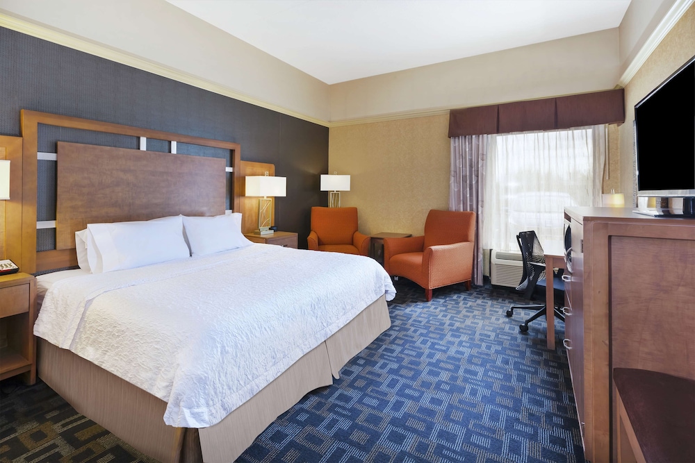 Hampton Inn Clinton - photo 14