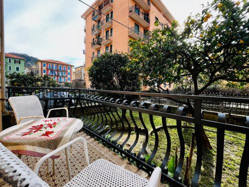 Francesca Appartamento con giardino — 4-Star Luxury Hotel in Levanto, Italy