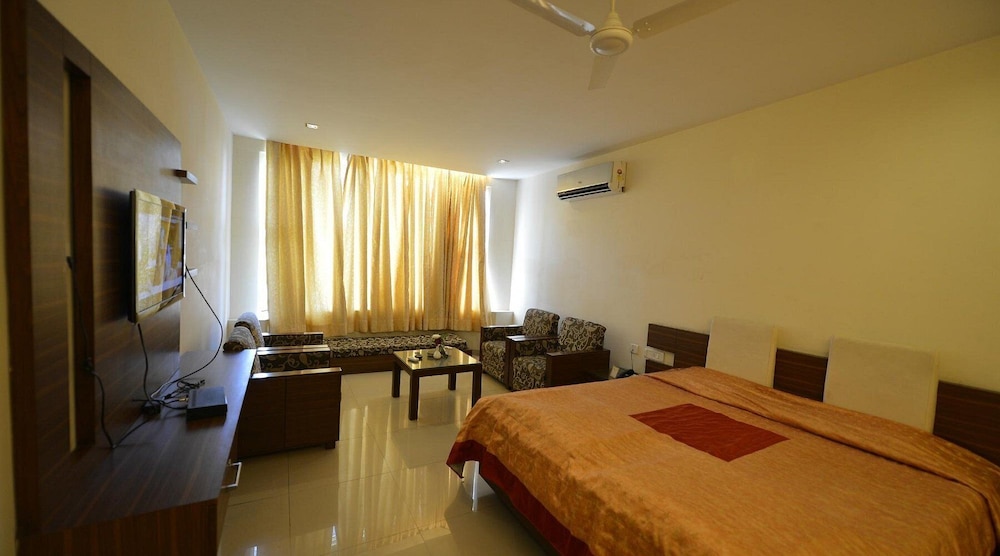 Red Bishop Tourist Complex — Panchkula — photo 2