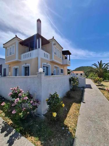 Panorama Villa — 4-Star Luxury Hotel in Platanos, Greece
