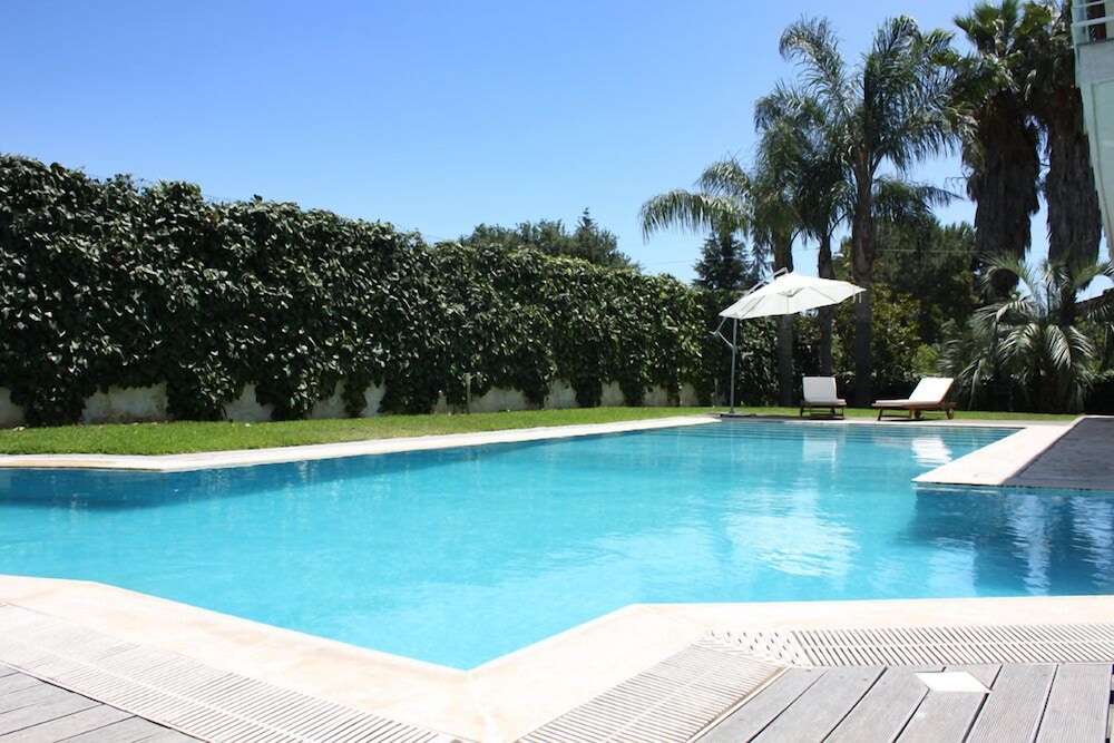 Guest House Ara Town — 4-Star Luxury Hotel in San Giovanni La Punta, Italy