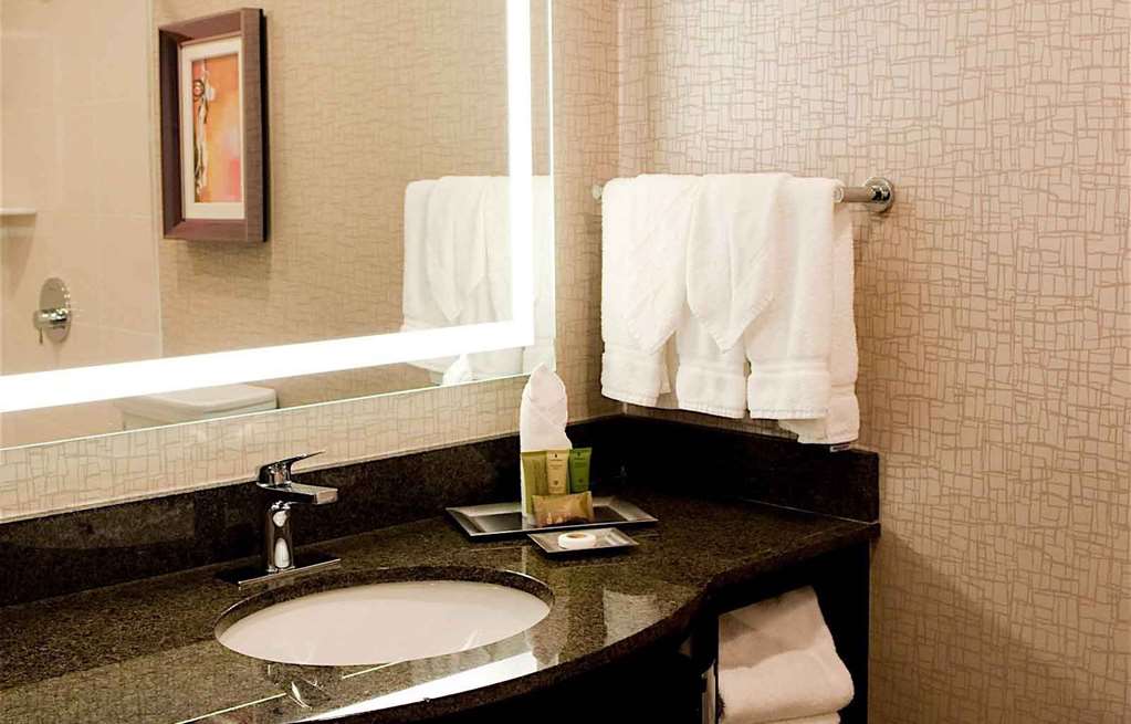 APA Hotel Woodbridge - photo 14