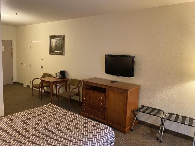 A Riverside Inn Travelodge by Wyndham - photo 28