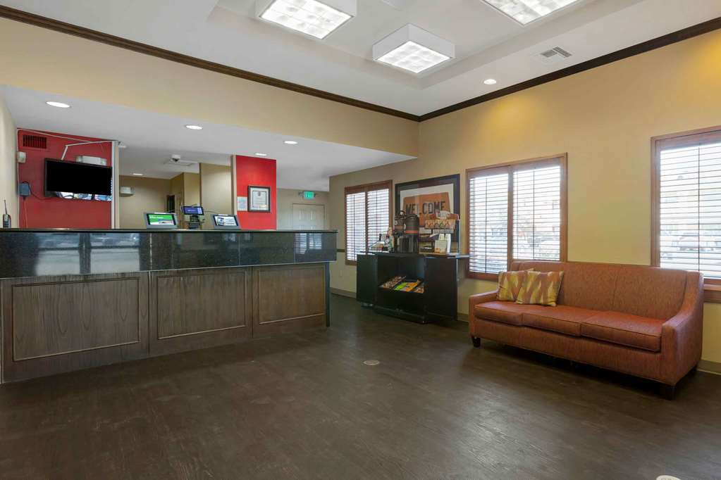 Extended Stay America Select Suites Phoenix Airport E Oak St - photo 3