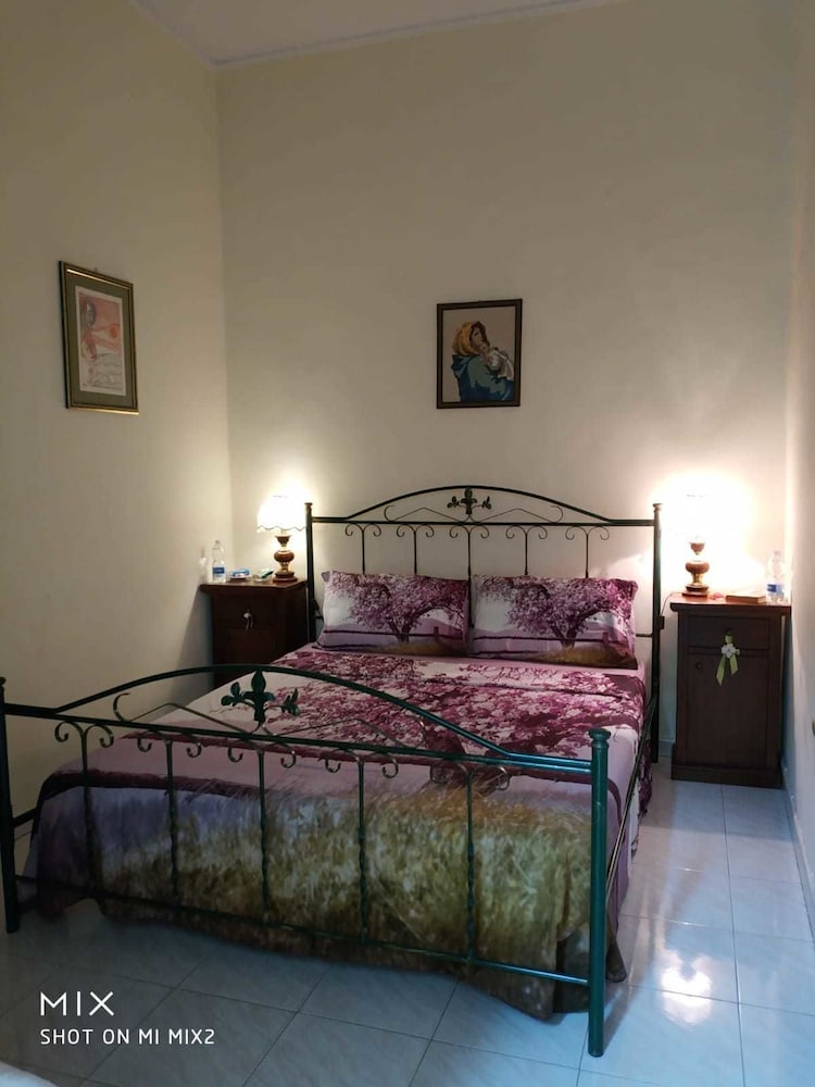 Cuore Di Borgo Di Miccoli Graziana — hotel in Taranto