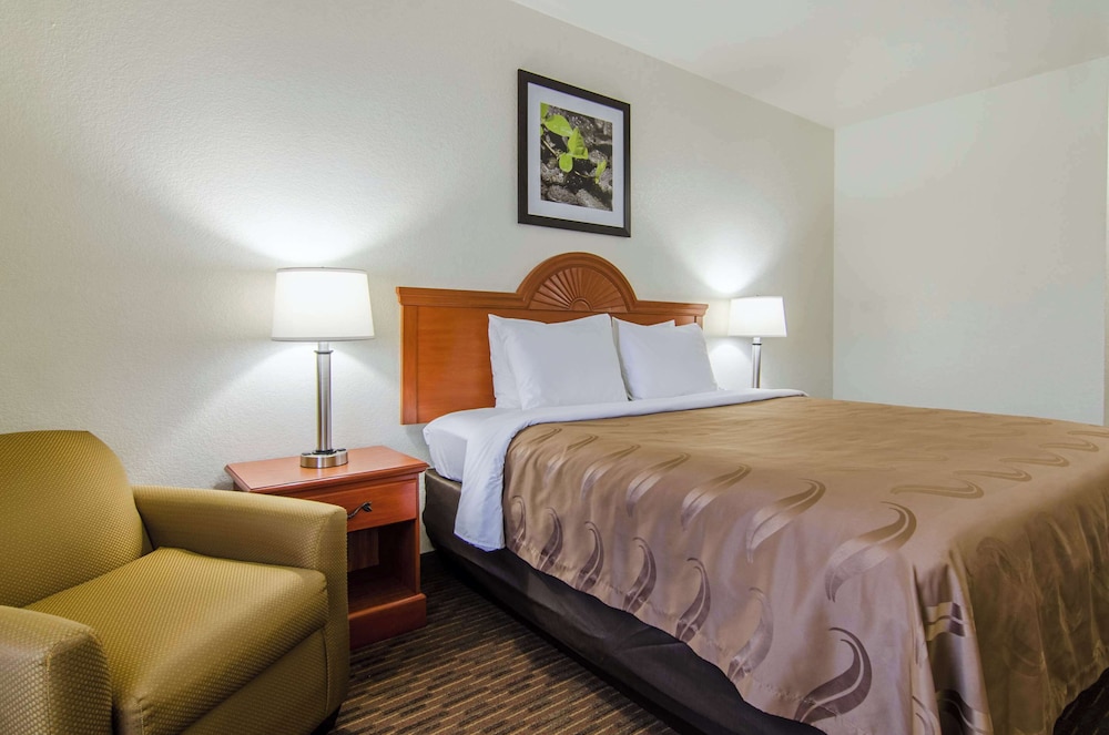 Quality Inn Junction City Near Fort Riley - photo 24