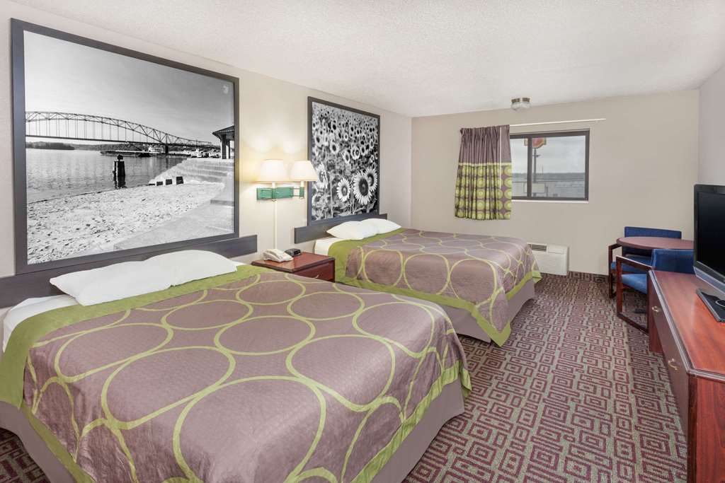 Super 8 by Wyndham Muscatine - photo 6