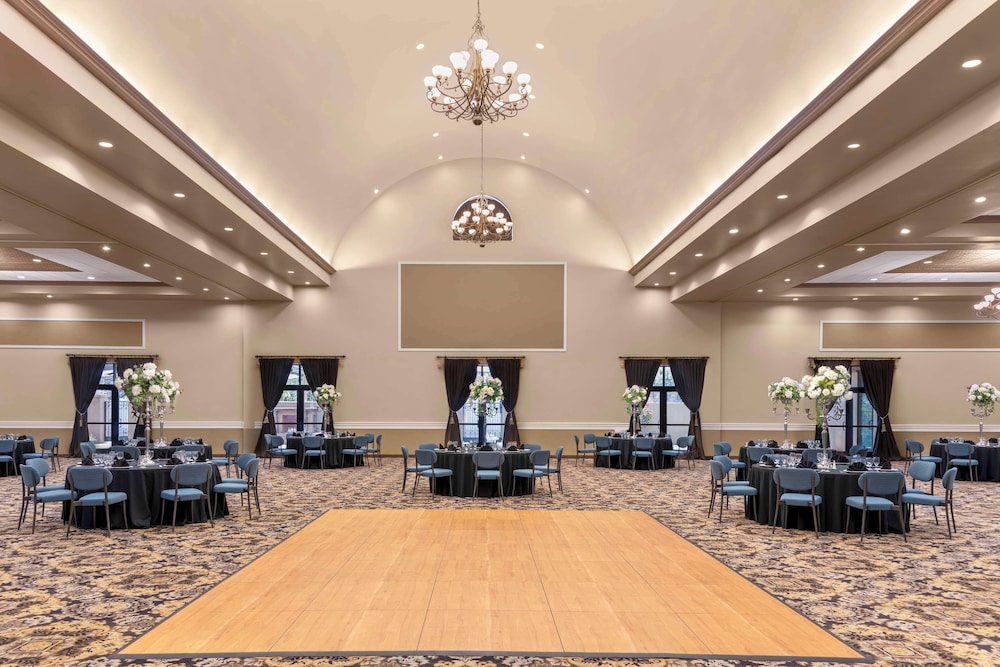DoubleTree by Hilton Phoenix Gilbert - photo 41