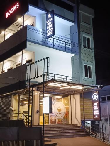 Luxe Inn - carbon neutral hotel in Unknown City