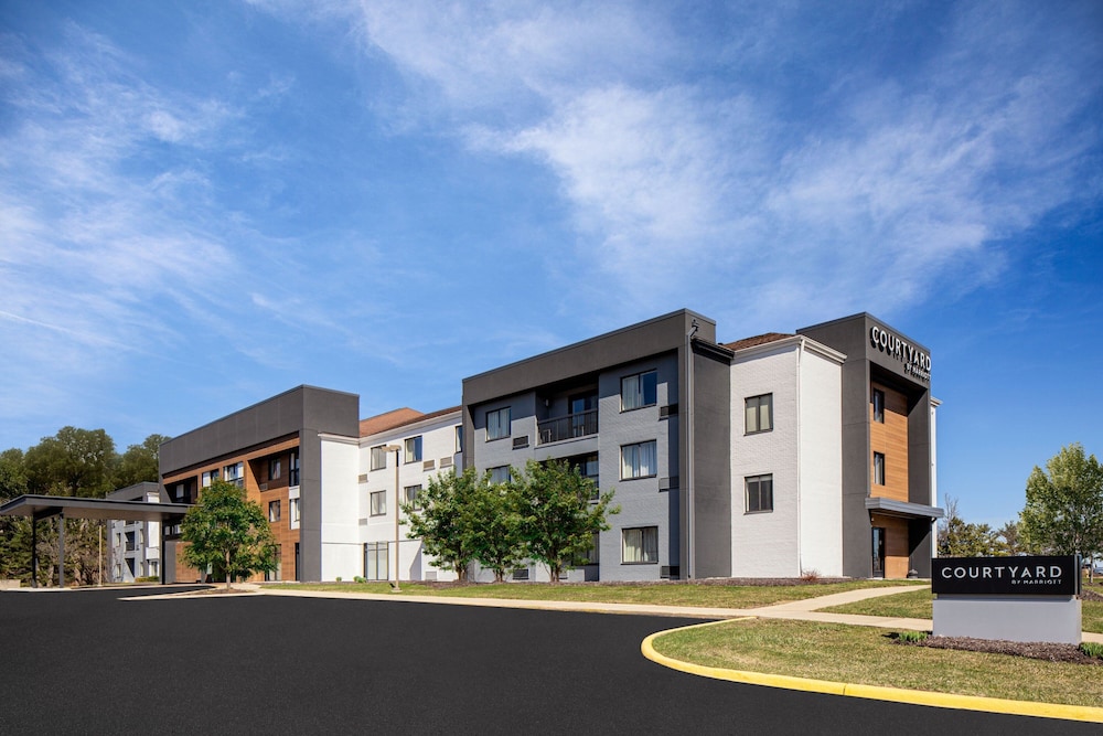 Courtyard by Marriott Detroit Brighton in Brighton, United States