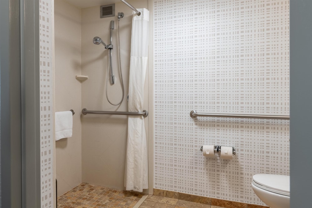 Hampton Inn Portsmouth Central - photo 43