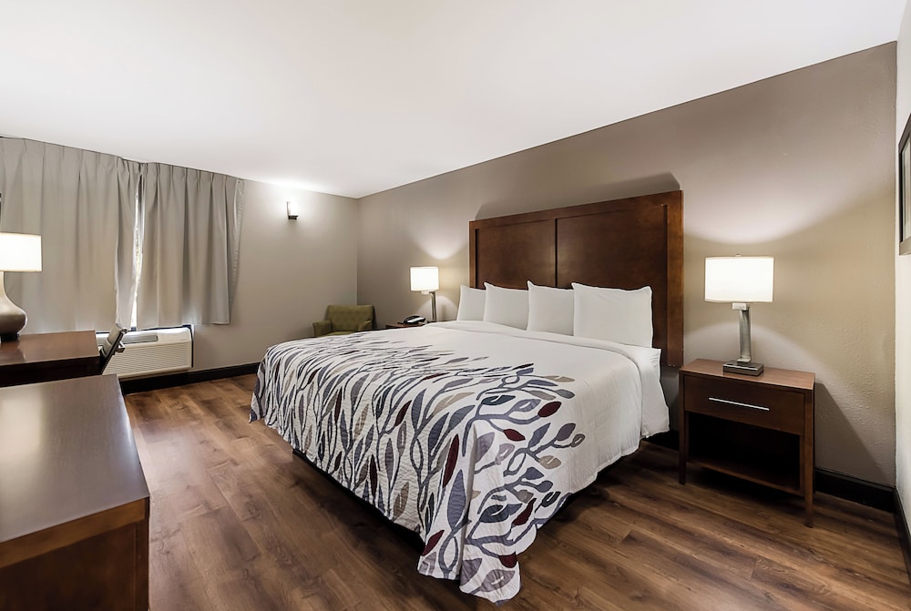 Red Roof Inn Newport News Yorktown - photo 12