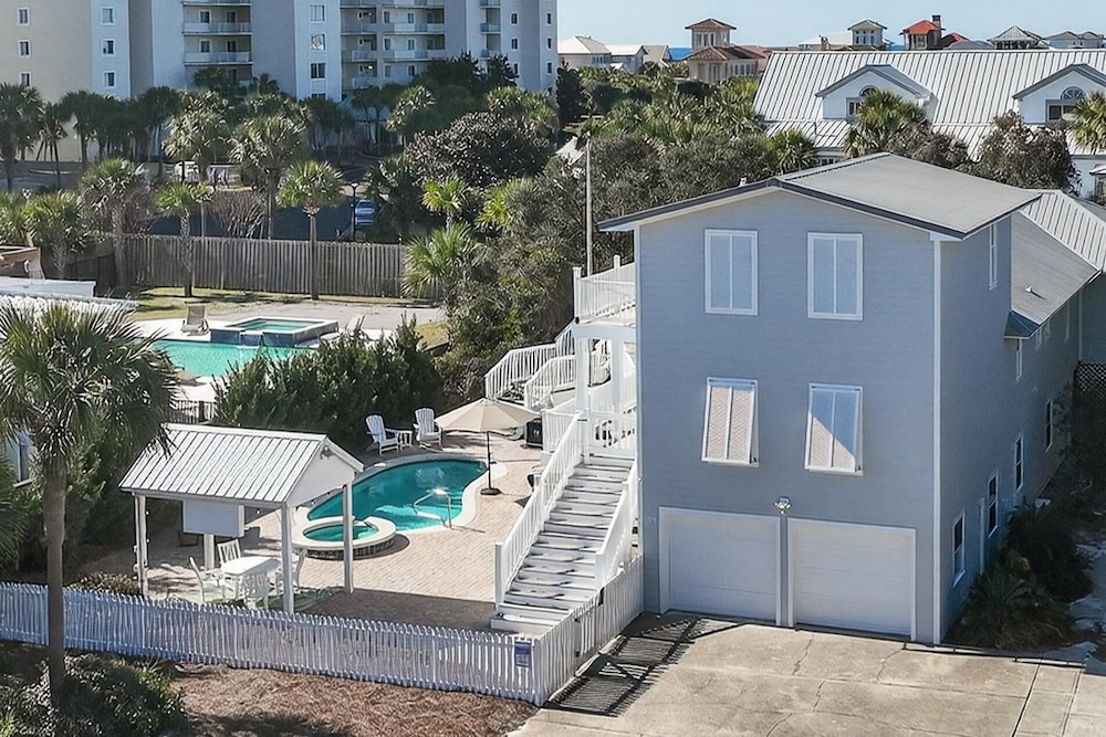 Sheer Bliss - carbon neutral hotel in Miramar Beach