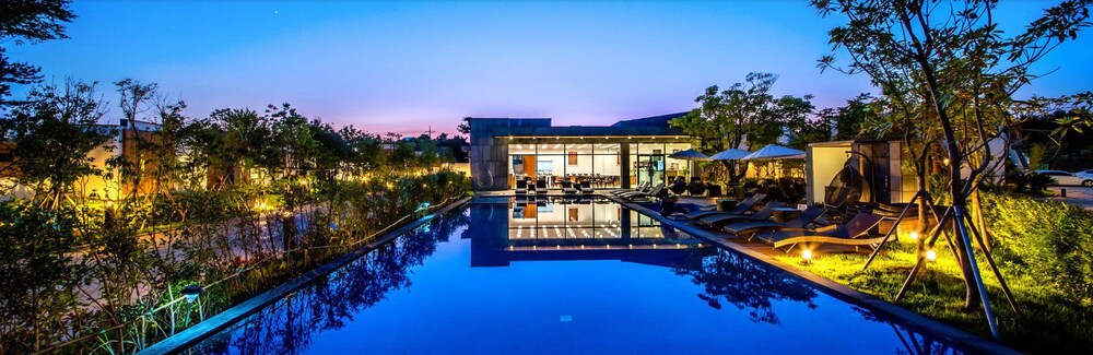 The Shimpang Spa & Pool Villa — 4-Star Luxury Hotel in Seogwipo, South Korea