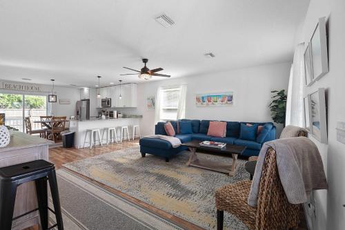 Sunshine Lane l Heated Pool l Walk to Beach in Saint Augustine, United States