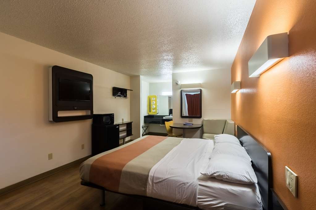 Motel 6 Crawfordsville IN - photo 14