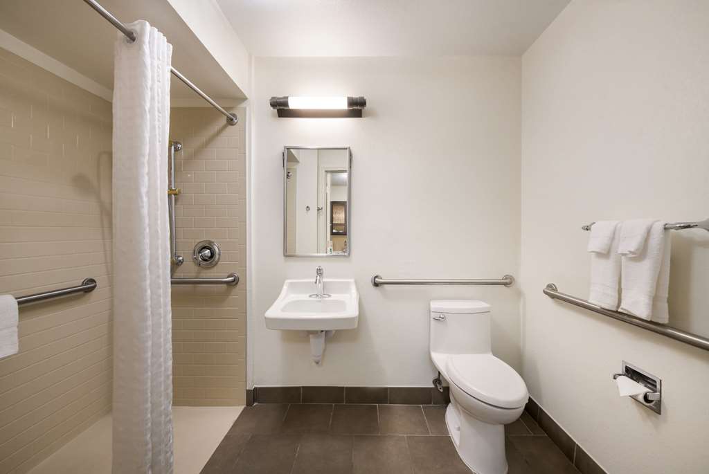 Sonesta Simply Suites Hampton - photo 26