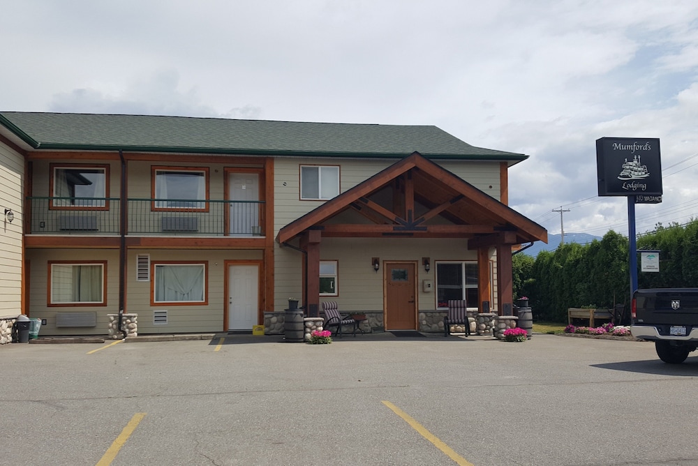 Mumfords Lodging in Terrace, Canada