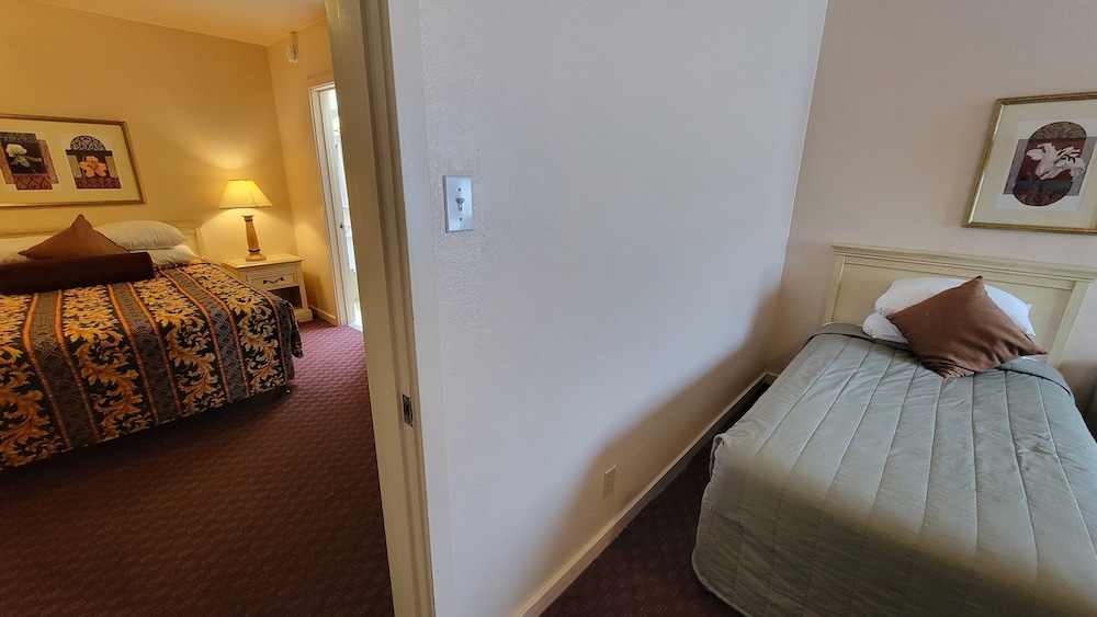 El Camino Inn - photo 14