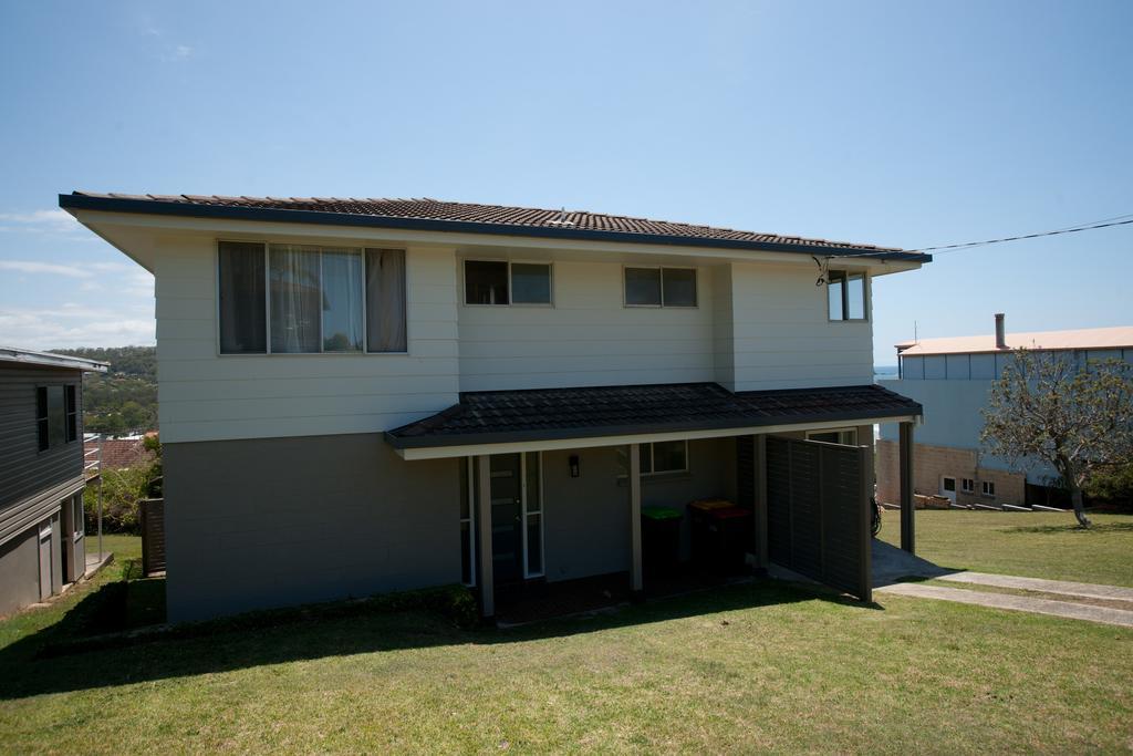 Emerald Views Signal Street 9 — 4-Star Luxury Hotel in Emerald Beach, Australia