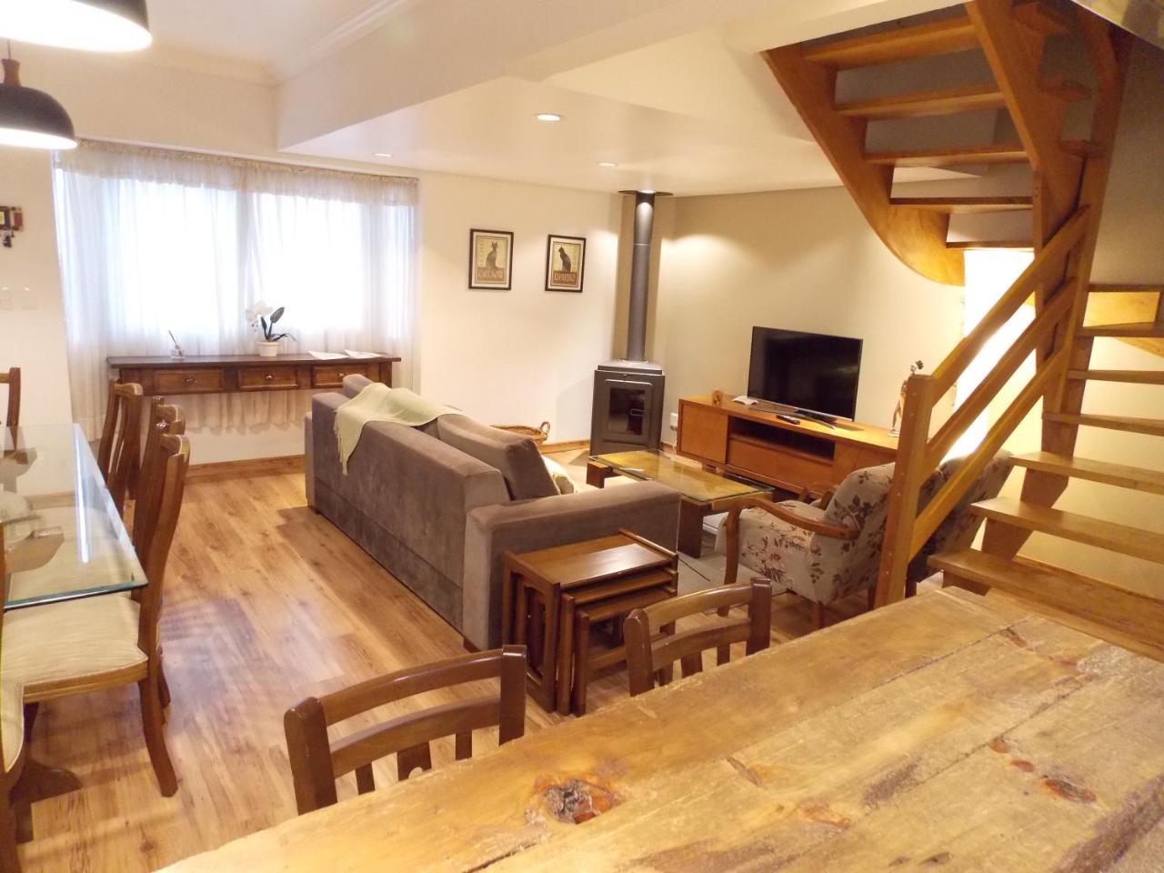 Triplex 3 Suites Em Canela in Canela, Brasil