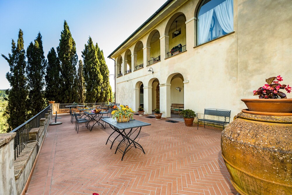 Vecchia Fattoria Castelli — hotel in Lari