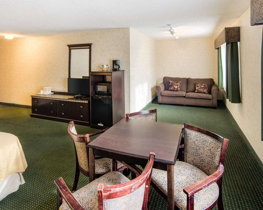 Quality Inn near Northtown Mall & National Sports Center - photo 17