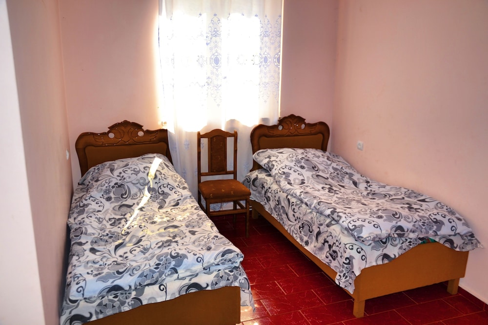 Hotel de la Krunk — Sevan — photo 4