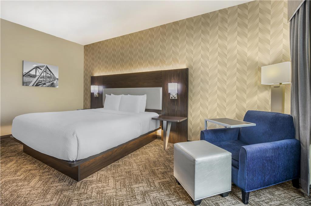 Best Western Plus Parkside Inn & Suites - photo 22