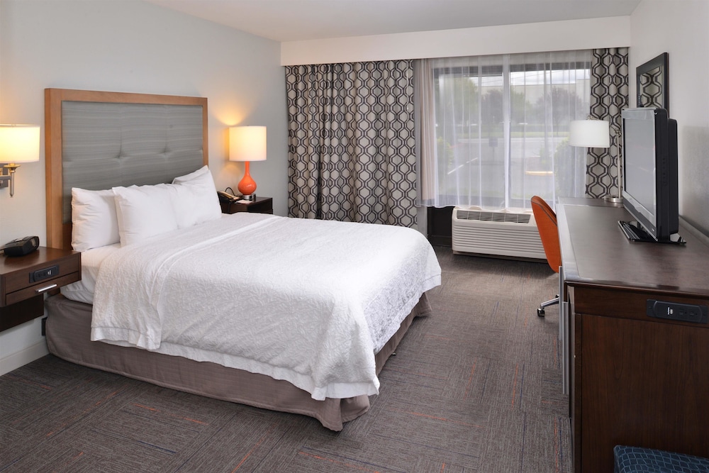 Hampton Inn Portland East - photo 18