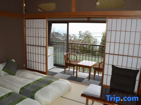 Hanamizuki - carbon neutral hotel in Izu