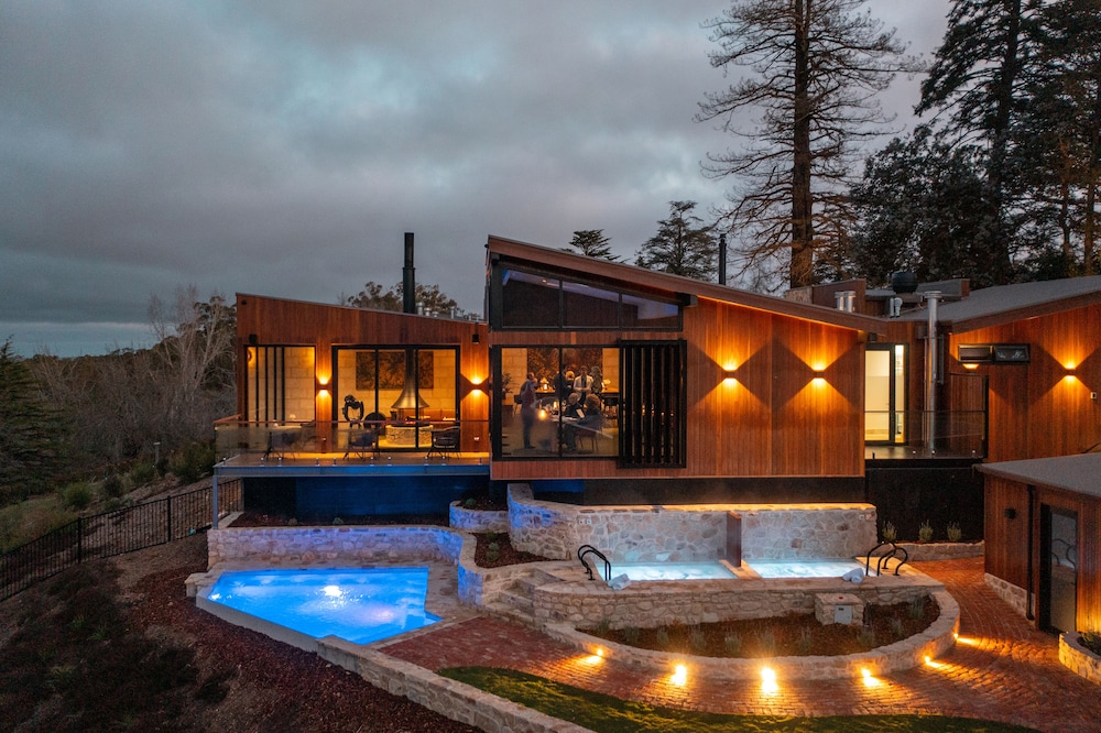 Sequoia Lodge — 5-Star Luxury Hotel in Crafers, Australia