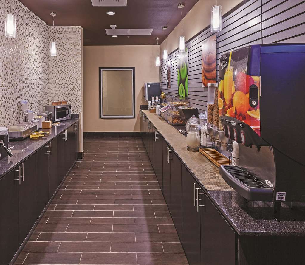 La Quinta Inn & Suites by Wyndham Wichita Falls MSU Area - photo 50